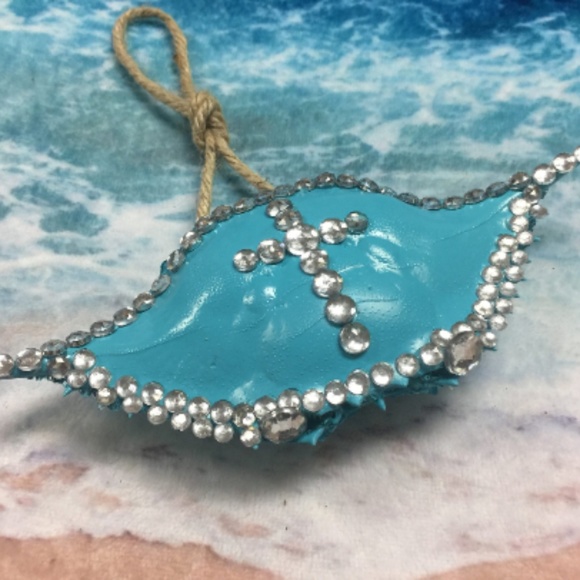 Crab Shell Art Ornament - Picture 1 of 5